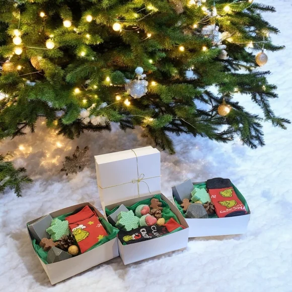 The Grumpy Grinch Gift Boxes - Picture 2 of 2
